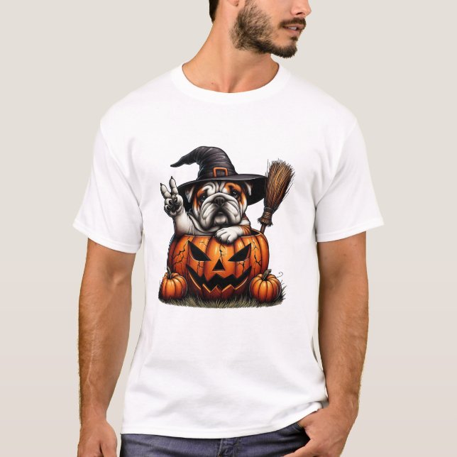 English Bulldog Witch Pumpkin T Shirt (Framsida)
