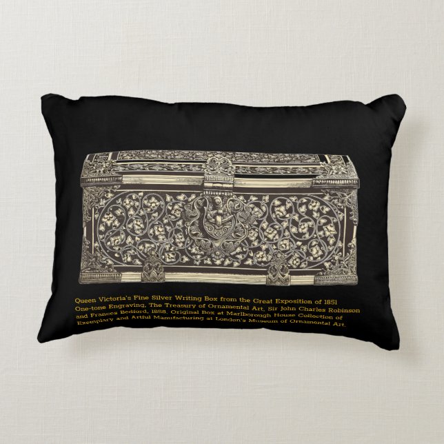 Engrating Queen Victorias skrivlåda Silver Prydnadskudde (Baksidan)