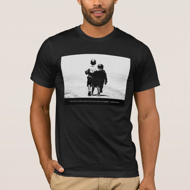Enhet i Rörelse: Afrikas ordspråk T Shirt (Framsida)