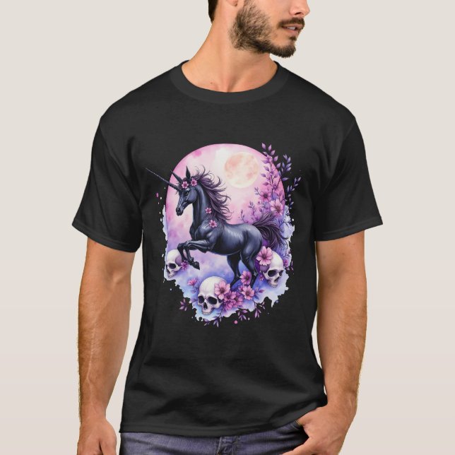 Enhörning i månljus bland glömda rosor, t shirt (Framsida)