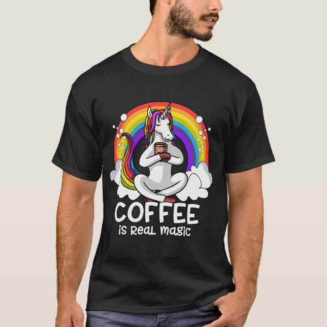 Enhörning Kaffeberoende T Shirt (Framsida)