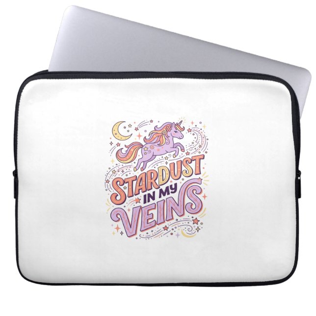 Enhörning Stjärnstoft i Mina Ådror Whimsical Merch Laptop Fodral (Framsidan)