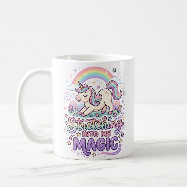 Enhörning sträcker sig in i min magiska feta typog kaffemugg (Vänster)