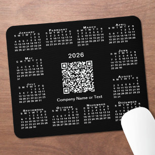 Enkel 2026-kalender Företag QR-kod på svart Musmatta