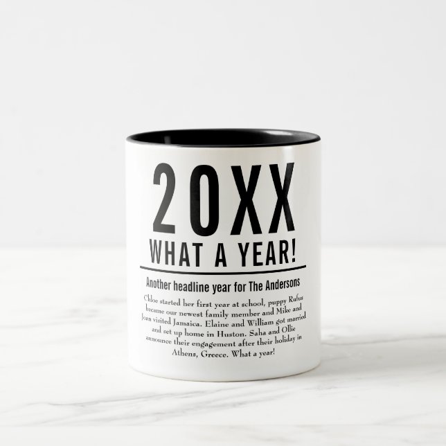 Enkel Årsöversikt Modern Typografi Två-Tonad Mugg (Center)