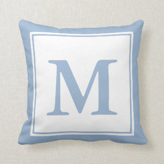 Enkel Baby blue och vit monogrammad Kudde