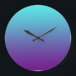 Enkel bakgrundsgradientturkos blå Lila Stor Klocka<br><div class="desc">En enkel bakgrundsgradient som blandar turkos och djup lila.</div>