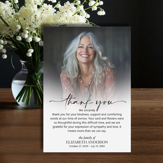 Enkel begravningsfoto tack kort (Funeral Thank You Card with your message printed over your loved one's photo, default size 3.5" x 5")