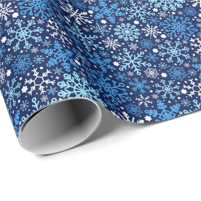Enkel Blå Vit Snöflingormönster Presentpapper (Rullad Hörn)