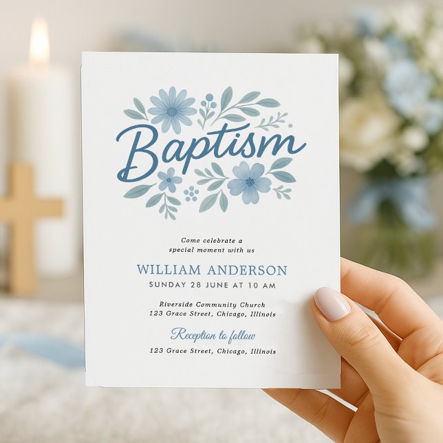 Enkel Blommigt för budgetbaptism - inbjudan till p (Elegant budget  blue floral baptism invitation held near candlelight – perfect for boy christening)