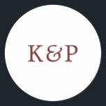 Enkel Burgundy och vit Monogram Bröllop Runt Klistermärke<br><div class="desc">Enkla bröllopsmärken med dina två första monogram i ett burgundsserif-teckensnitt över en vit bakgrund. Bakgrund och teckensnitt färg kan ändras till valfritt färg. En grundläggande och tydlig design som fortfarande visas som snyggt. Dessa moderna och minimalistiska klistermärken är perfekten för att försegla kuverten.</div>