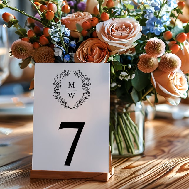 Enkel Elegant Botanisk Krans Monogram Bröllop Bordsnummer (Skapare uppladdad)