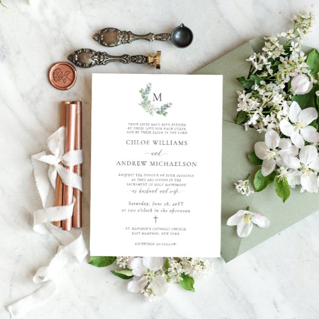 Enkel Elegant Greenery Catholique Bröllop Inbjudningar (Catholic wedding invitation with monogram framed by eucalyptus greenery and white flowers.)