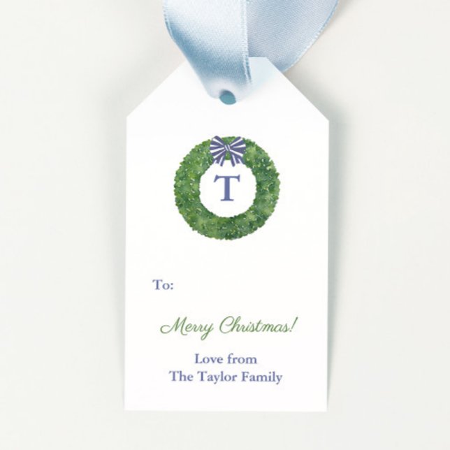 Enkel Elegant Greenery Wandey God jul Presentetikett (Preppy Boxwood wreath with blue and white bow and monogram merry christmas gift tags)