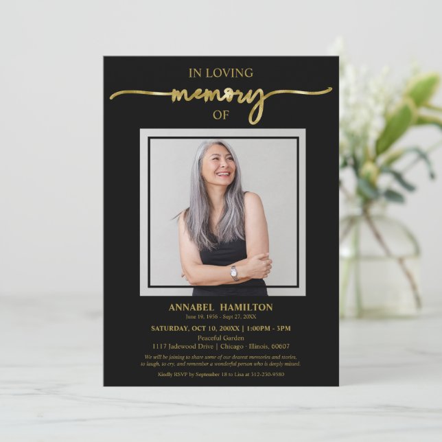 Enkel Elegant i Loving Memory Funeral Photo Inbjudningar (Stående Fram)