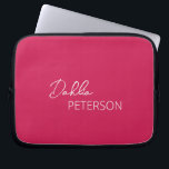 Enkel Elegant Namn Modern Laptop Fodral<br><div class="desc">Modern magenta/fuschia rosa laptop sleeve med en enkel och minimal personlig med ditt namn i ett elegant-skript och contemporary sans serif-teckensnitt.</div>