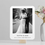 Enkel Elegant och foto | Spara datum Magnet<br><div class="desc">Enkel Elegant och foto | Spara det vita skriptet Elegant och snyggt Spara datum magneter. Perfekt för bröllop,  födelsedagar,  studenten och andra händelser.</div>