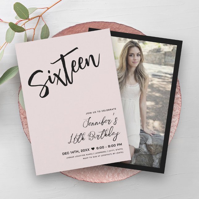 Enkel Elegant  Rosa Black Sweet 16-skript Inbjudningar (Simple Elegant Blush Pink Black Sweet 16 Script Invitation)