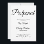 Enkel Elegant senarelagd Bröllop-meddelande Inbjudningar<br><div class="desc">Här är ett enkelt kort för att meddela dina gäster om det blir nödvändigt att ändra ditt bröllop-datum. Använda mallen fält om du vill lägga till dina personuppgifter och göra den här eleganten, minimalistisk design till din egen. Den vita bakgrunden kan ändras till valfri färg. Alla typsnitt och färg är...</div>