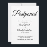 Enkel Elegant senarelagd Bröllop-meddelande Inbjudningar<br><div class="desc">Här är ett enkelt kort för att meddela dina gäster om det blir nödvändigt att ändra ditt bröllop-datum. Använda mallen fält om du vill lägga till dina personuppgifter och göra den här eleganten, minimalistisk design till din egen. Den vita bakgrunden kan ändras till valfri färg. Alla typsnitt och färg är...</div>