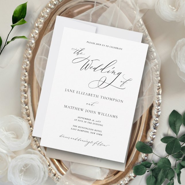 Enkel Elegant, svart och vit klassisk Bröllop Inbjudningar (This wedding invitation features a romantic calligraphy script font for a fine art wedding look.)