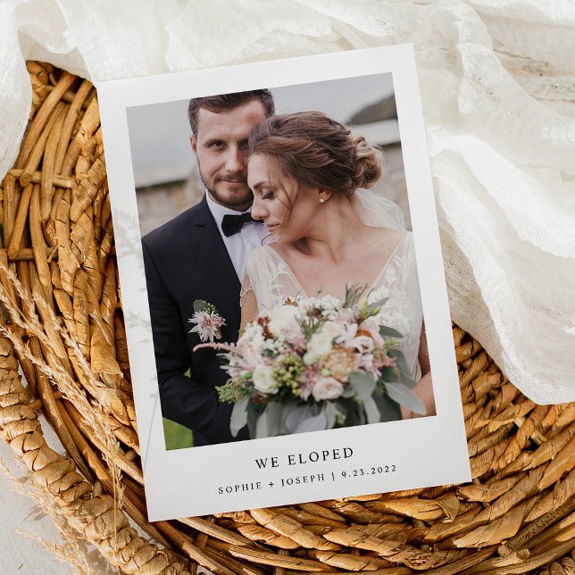 Enkel elegant text och foto bröllopsannons inbjudningar (Skapare uppladdad)