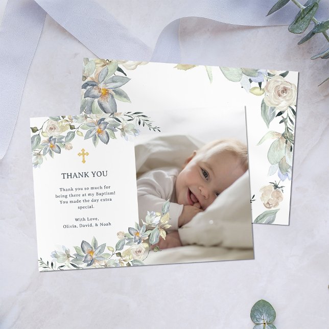 Enkel eukalyptus och Guld Kor | Fotodobaptism Tack Kort (A simple and elegant Baptism thank you card with eucalyptus, a gold cross, and your baby's photo)