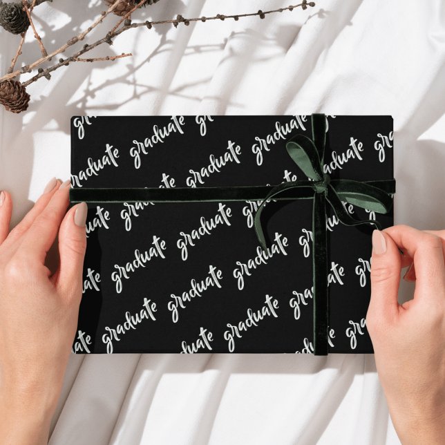 Enkel examen Svart och vit  Examenfest Presentpapper (Simple Graduate Black And White Graduation party Wrapping Paper)