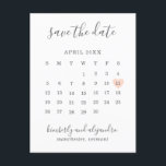 Enkel Fjäril Hjärtkalender Bröllop Spara Datum Meddelande Vykort<br><div class="desc">Modern "spara datum"-postkort med en enkel kalender i mjuk grå färg med orden "Spara datum" och era namn i ett elegant handskriftsfont och ett pastell peachfärgat hjärta runt datumet, på en vit bakgrund. Lägg till er returadress och personliga meddelande på baksidan. DESIGNTIP: För en kolumn som inte har ett datum...</div>