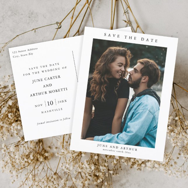 Enkel Fotobryllup Spara Datum Vykort (Simple typographic photo wedding save the date postcard.)