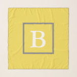 Enkel Grått för Gult och vit monogrammall Sjal<br><div class="desc">Gult-chiffon-scarf har ett stort vitt monogram i mitten,  som du kan anpassa med ditt första.</div>