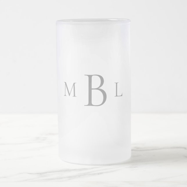 Enkel Grått Monogram Bröllop Frostat Ölglas (Center)