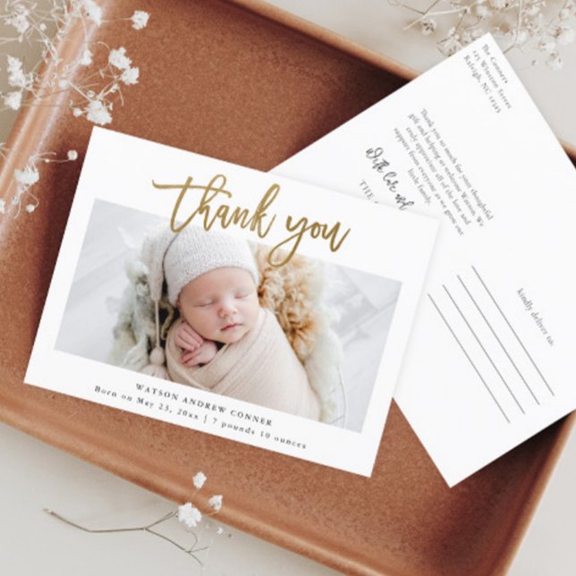 Enkel Guld Skript Foto Baby Tack Vykort (Elegant and modern script gold thank you baby photo thank you card and birth announcement.)