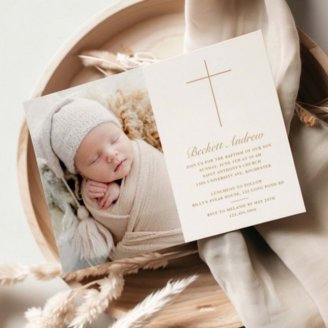 Enkel guldkorsskript fotodop inbjudningar (Elegant, simple cross photo baptism invitations.)