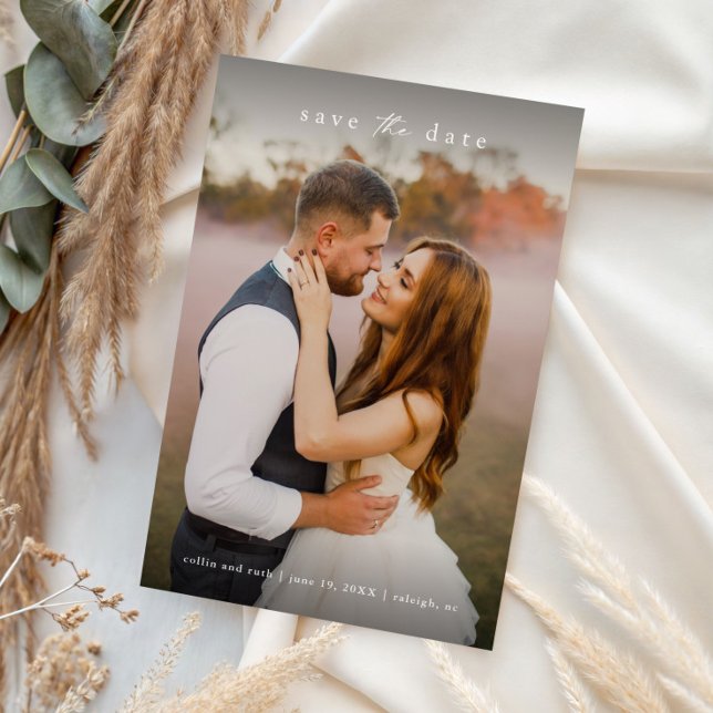 Enkel helskärms bröllopsfoto  spara datumet (Simple full bleed wedding photo save the date with elegant text and QR code backer.)
