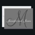 Enkel inledande inbjudan till Namn Grått<br><div class="desc">En enkel, modern bröllopsinbjudan med ditt efternamn ursprungligt, brud och groom-namn i grått och vitt färger gör detta till en mångsidig, vanlig bröllopsinbjudan eftersom ditt namn och din initiala kommer att skapa din egen unika design. Monogram bröllopsinbjudan Utformning av Elke Clarke ©2008. Anpassa med ditt monogram, namn och bröllop färger....</div>