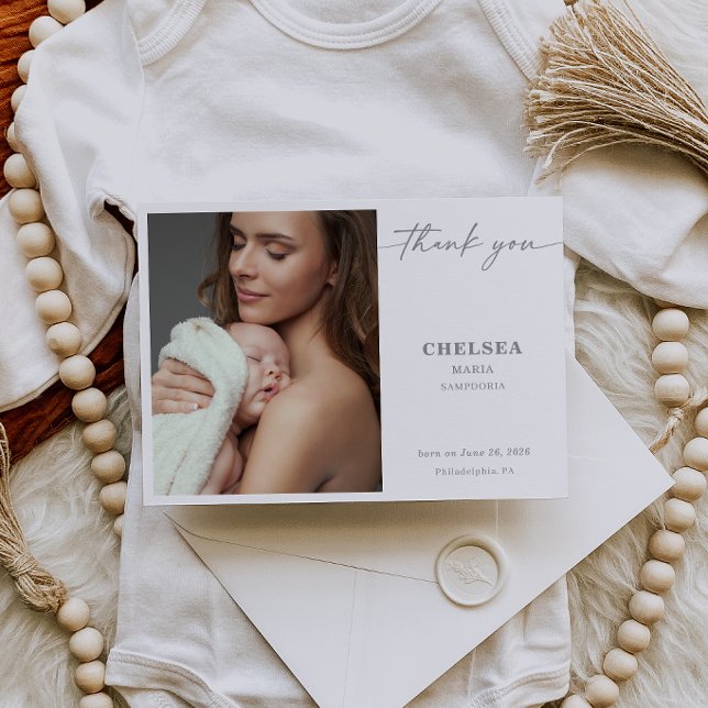 Enkel kalligrafi Chic Baby Foto Tacksamhetskort Inbjudningar (Skapare uppladdad)