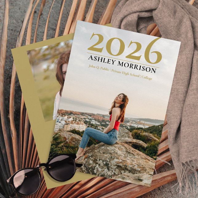 Enkel klass 2025 Två foto - Olive Studenten Inbjudningar (Simple Classy 2026 Two Photo Collage Olive Green Graduation Announcement - Print | Download)