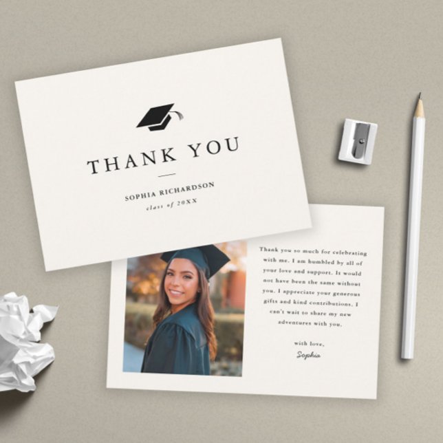 Enkel Klassisk Svart och Vit Foto Examen  Tack Kort (Simple black and white graduation photo thank you card.)