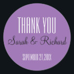 Enkel Lila Bröllop Tack Runt Klistermärke<br><div class="desc">Enkelt och elegant bröllop tack för att du klistrar på lilan. Anpassa med namn och bröllop. All text är anpassade. Du kan ändra textteckensnittet, storlekt och färg med redigeringsalternativet. Kontakta om du behöver hjälp med anpassningen eller om du behöver hjälp med att anpassa dig till bröllop färger i något annat...</div>