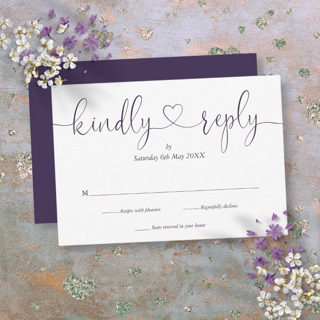 Enkel lila och vit script hjärtlig svara  OSA kort (Simple Purple And White Script Heart Kindly Reply RSVP Card)