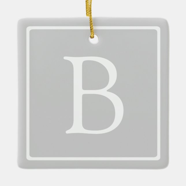 Enkel ljusgrå monogram julgransprydnad keramik (Framsida)