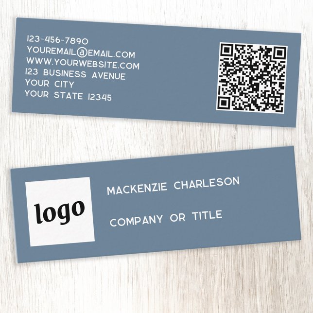 Enkel Logotyp och QR-kod Dusty Blue Grått Mini Visitkort (Logo QR code with custom text blue gray professional mini business card)