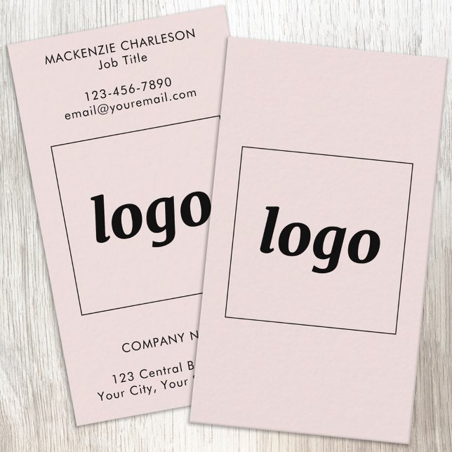Enkel logotyp och text Vertikal rosenskär Visitkort (Simple logo with custom text business branding promotional blush pink vertical format business cards)