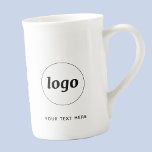 Enkel Logotyp- och textverksamhet Benporslin Mugg<br><div class="desc">Enkel logotyp och anpassningsbar för ditt företag. Byt ut logotypen och texten mot din egen för anpassning. Använda dem själv, ge dem till dina anställda och medarbetare, sälja dem till kunder och kunder eller ge dem som marknadsföringsmaterial för att inspirera till kundlojalitet. Perfekt för ett företag i party, evenemang eller...</div>