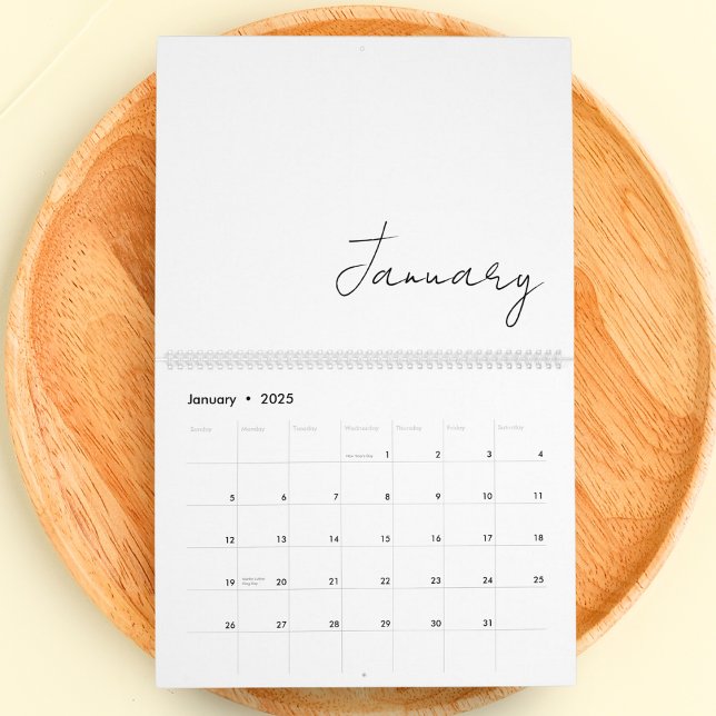 Enkel, minimal Chic Skriva 2025-familjen Kalender (Skapare uppladdad)