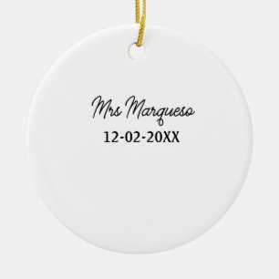 enkel minimal monogram mrs herr namn datum år Geno Julgransprydnad Keramik
