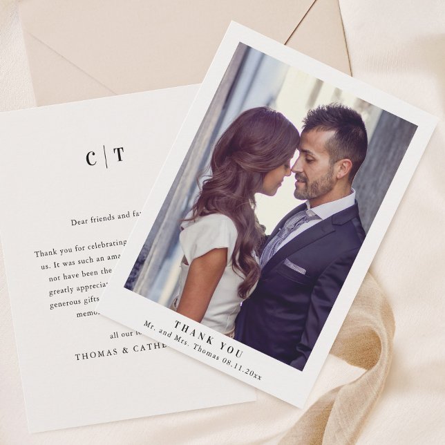 Enkel Minimalistisk Bröllopsfoto  Tack Kort (Minimal Wedding Photo Thank You Card with Monogram.)