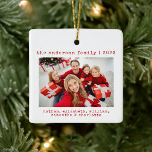 Enkel, minimalistisk julfoto i familjen julgransprydnad keramik