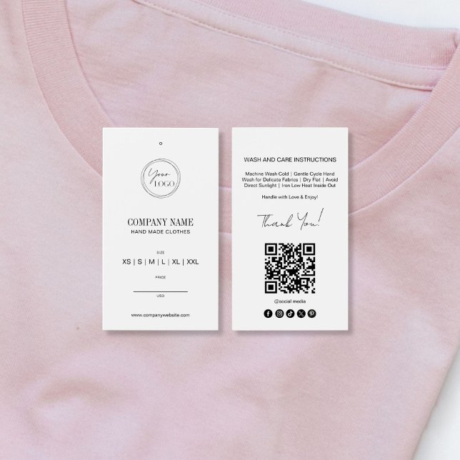 Enkel minimalistisk QR-kod kläder Prislapp Etikett Visitkort (simple white price tag with QR code and your logo)